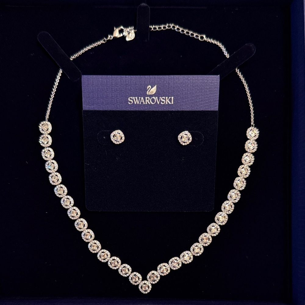 Swarovski Angelic Set Elegant Necklace with Crystals and Matching Earrings